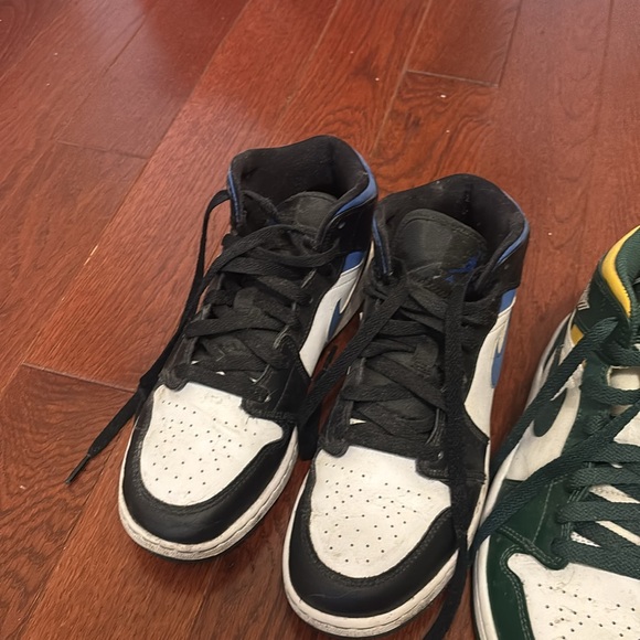 Air Jordan bundle - Picture 3 of 4